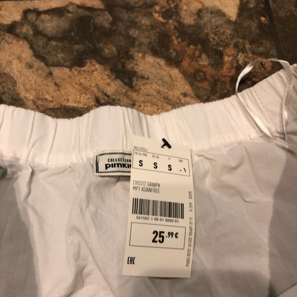 BNWT White Off The Shoulder Long Sleeve - Picture 3 of 3